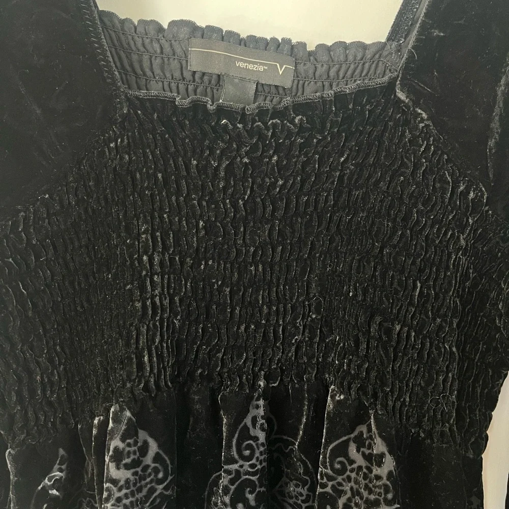 Venezia Black velvet burnout babydoll Blouse Smocked Waist 3/4 sleeve sz 22 24 - Picture 3 of 9